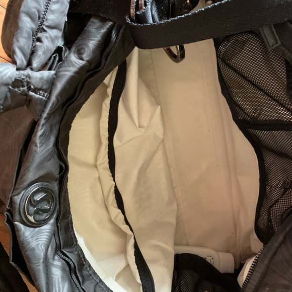 Lululemon athletic bag - Picture 3 of 5